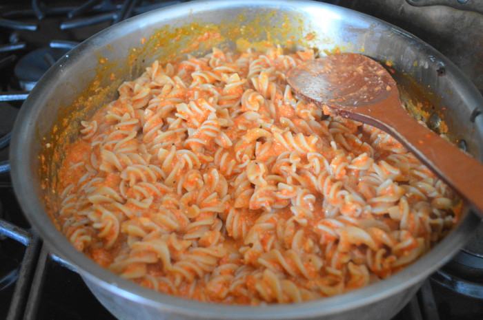 The smokey roasted red pepper pasta all combined. 