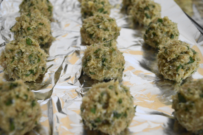The asiago spinach chicken meatballs ready for the oven. 
