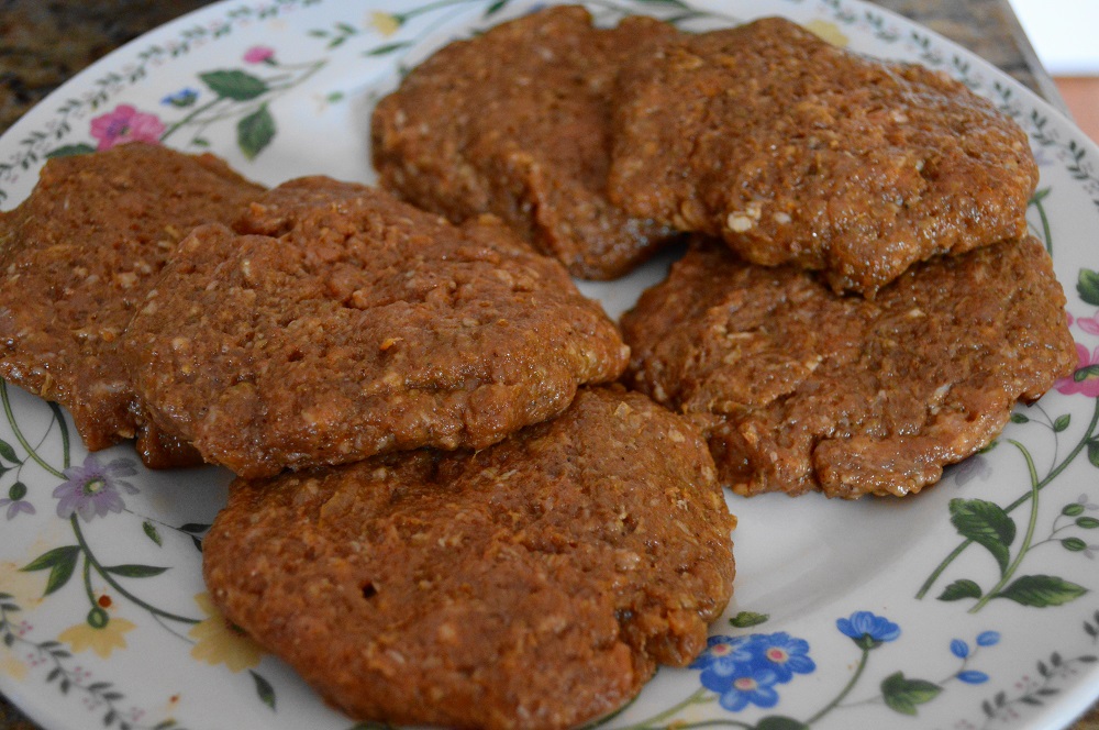 In the morning I formed the sausage mixture into 6 patties and used my cast iron skillet to cook them through and develop a crust on the outside. 