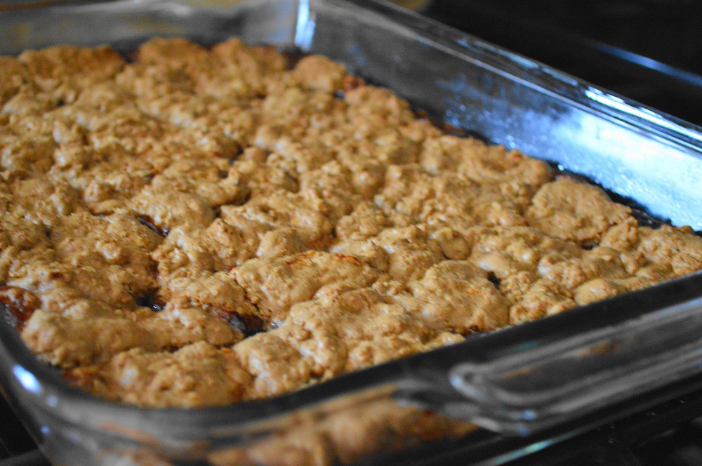 The oatmeal fig bars just needed to bake for 35 to 40 minutes to get baked through. The edges became slightly crispy and the house smelled so good! They needed to cool completely before I cut them into 16 smallish squares. If they were still warm, they would have fallen apart a little. 