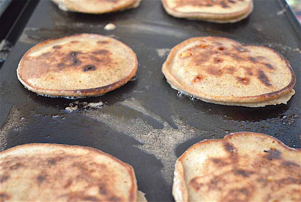 The butterbeer pancakes needed to cook for about 3 minutes on each side to become cooked through and perfectly golden. I loved it so much when I flipped them over and they would immediately pff up! 