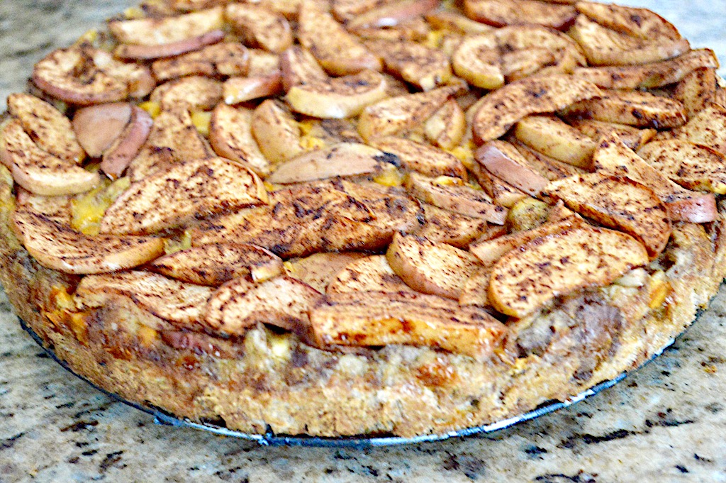 Oh my goodness, when the apple cheddar bread pudding pie was done it was a thing of beauty. I waited 20 minutes to release it from the pan, then it was time to serve!