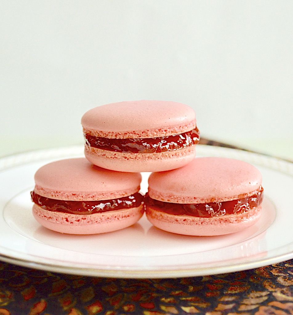 Strawberry Rose Macarons Jeanie And Lulu S Kitchen