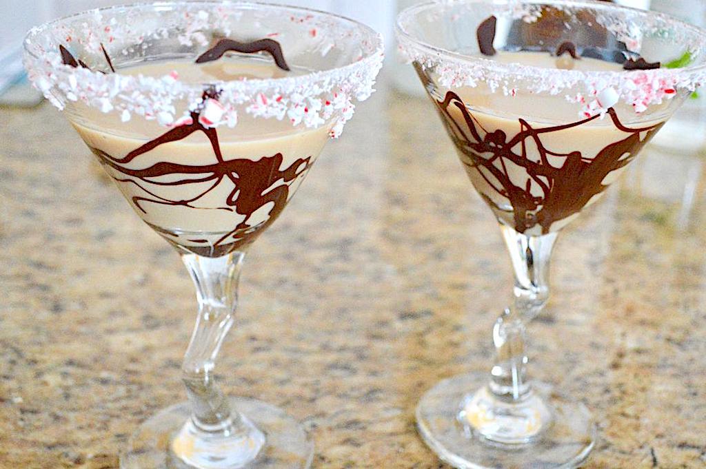 Chocolate Candy Cane Martinis – Jeanie and Lulu's Kitchen