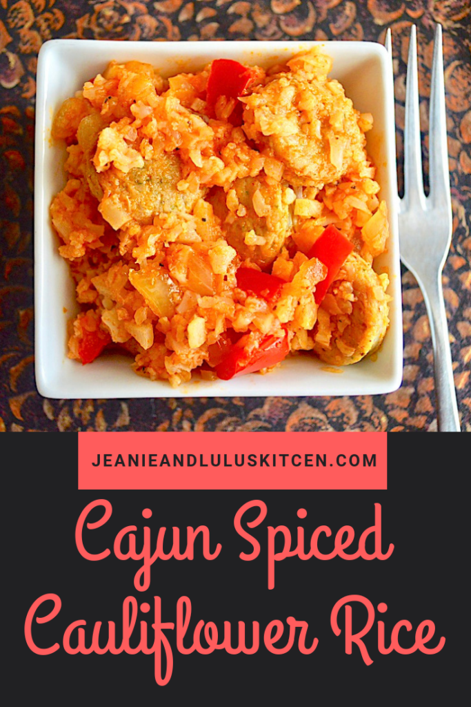 This is such a fantastic and simple one pan cajun spiced cauliflower rice loaded with lean chicken sausages, peppers and onion! Low carb and very flavorful. #cajun #cauliflowerrice #lowcarb #cajunspicedcauliflowerrice #jeanieandluluskitchen.com