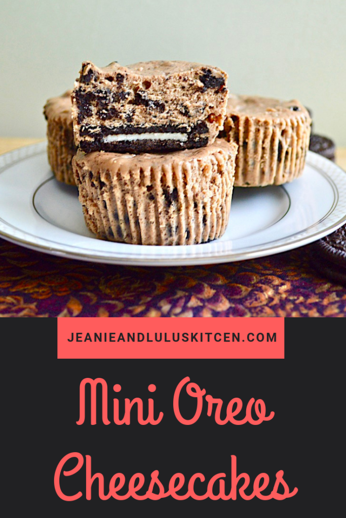 These mini oreo cheesecakes are such a decadent, wonderful treat that come together quickly! The crusts and cake batter are both really simple. #cheesecake #dessert #minidesserts #oreos #minioreocheesecakes #jeanieandluluskitchen