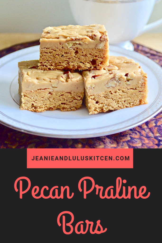 These pecan praline bars are such an incredible dessert with a warmly spiced blondie base and a luscious, pecan filled praline top layer! #dessert #dessertbars #blondies #praline #pecanpralinebars #jeanieandluluskitchen